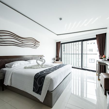 Blackwoods Hotel Pattaya - Sha Extra Plus Exterior photo Deluxe Room