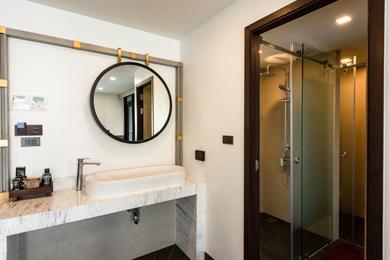 Blackwoods Hotel Pattaya - Sha Extra Plus Exterior photo Bathroom
