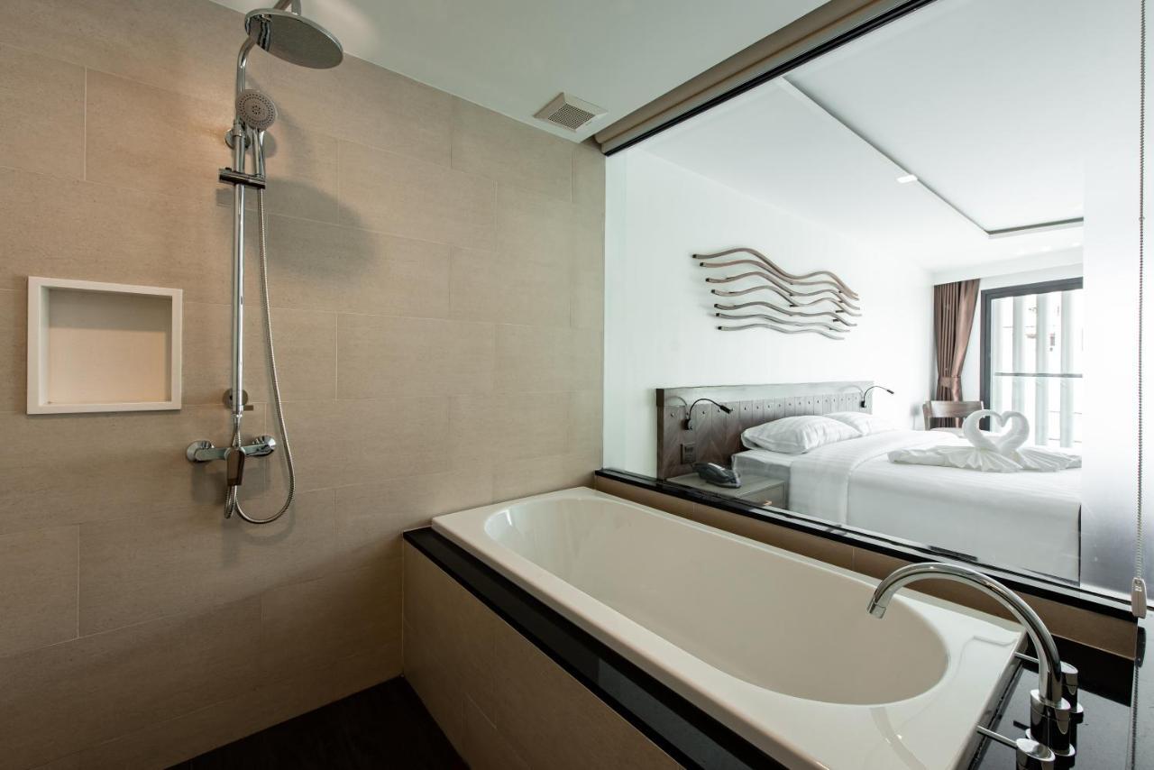 Blackwoods Hotel Pattaya - Sha Extra Plus Exterior photo Bathroom