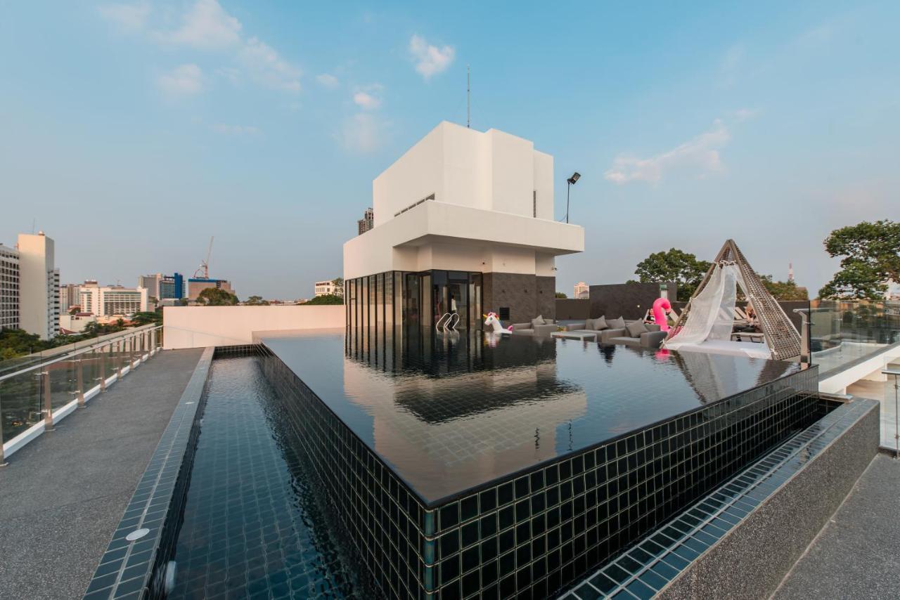 Blackwoods Hotel Pattaya - Sha Extra Plus Exterior photo The rooftop pool