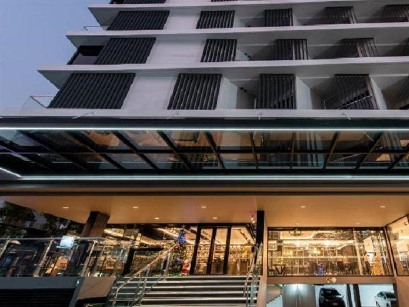 Blackwoods Hotel Pattaya - Sha Extra Plus Exterior photo The hotel's entrance