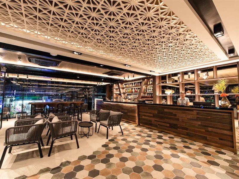 Blackwoods Hotel Pattaya - Sha Extra Plus Exterior photo The interior of the restaurant