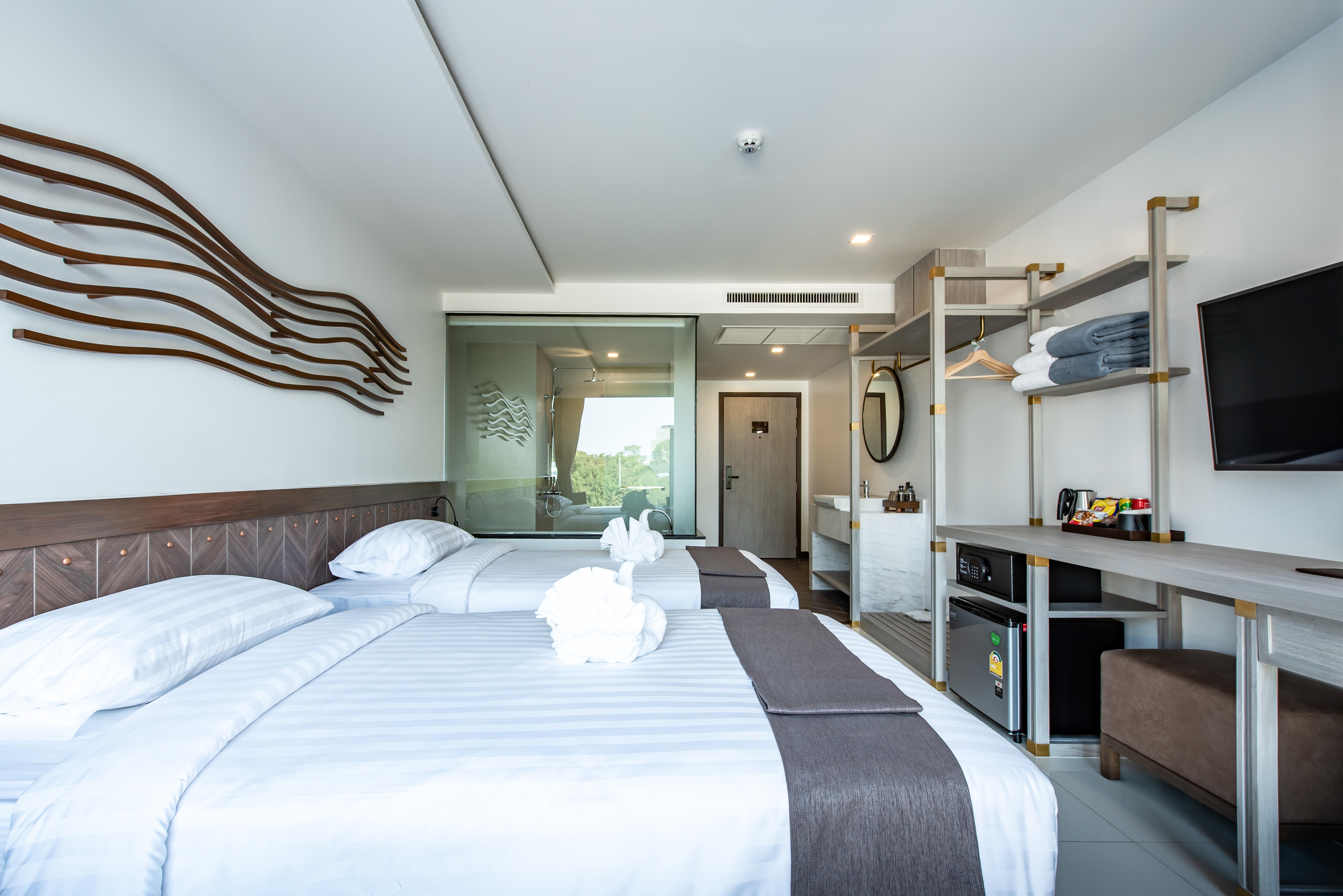 Blackwoods Hotel Pattaya - Sha Extra Plus Exterior photo Deluxe Room