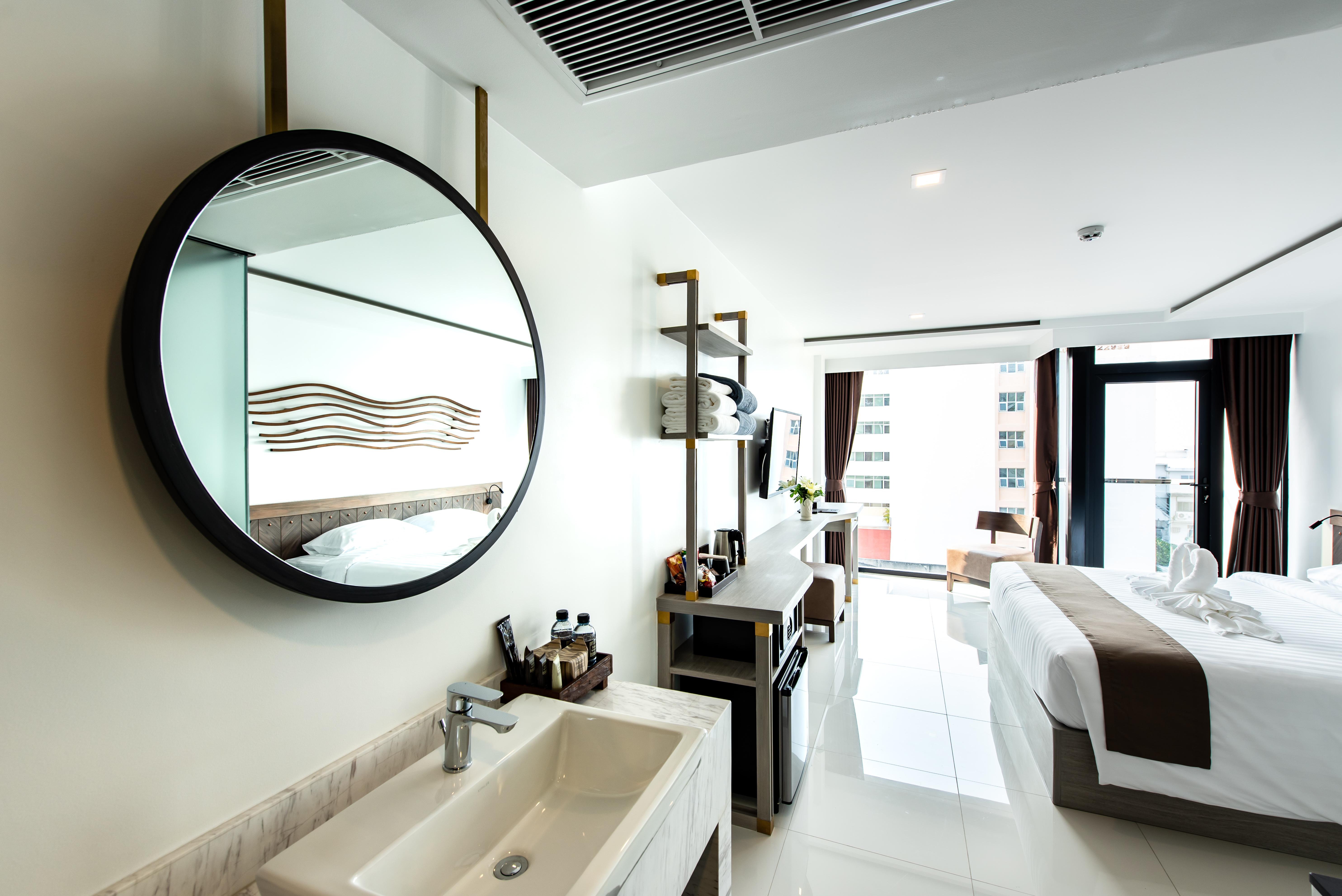 Blackwoods Hotel Pattaya - Sha Extra Plus Exterior photo Deluxe Room