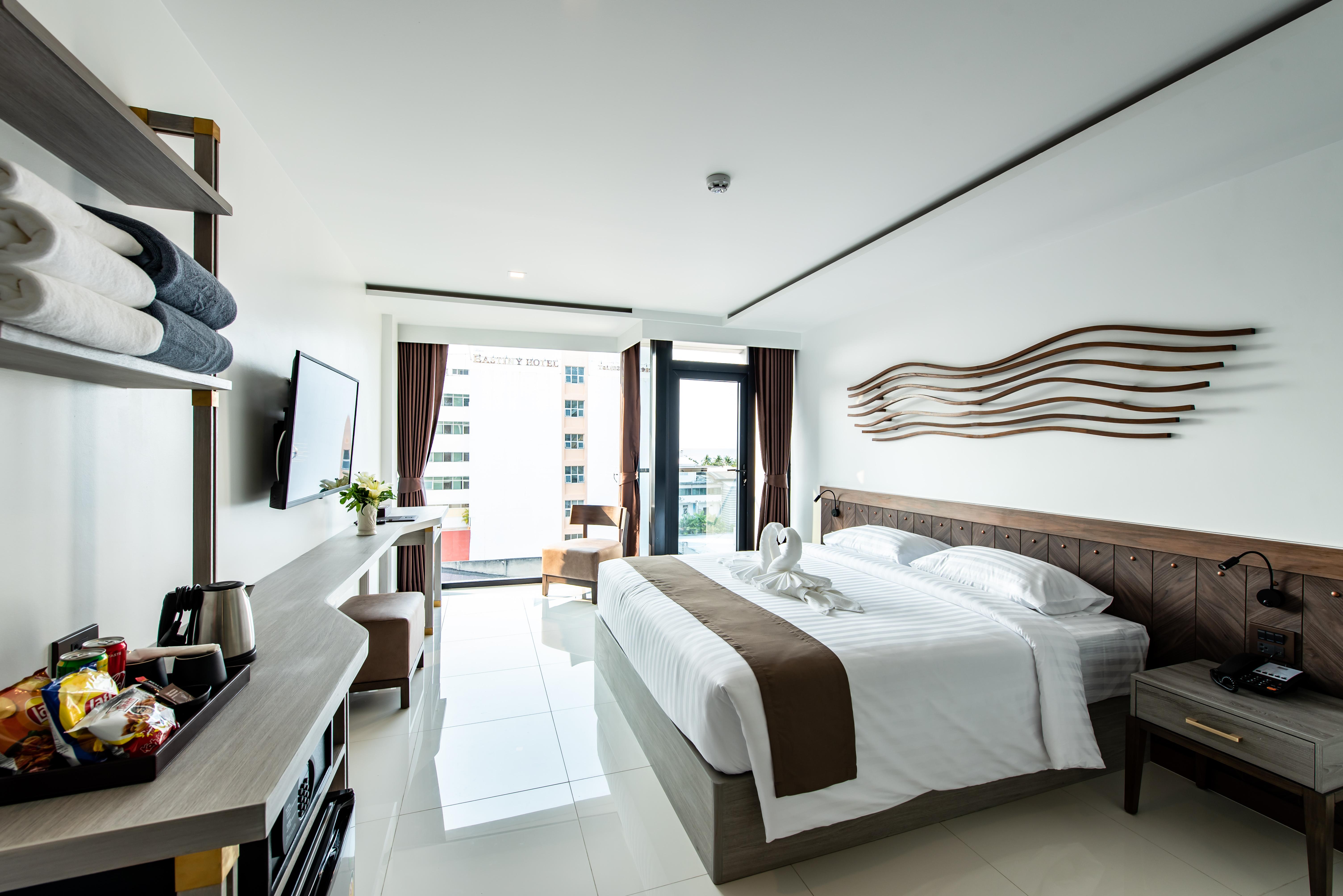 Blackwoods Hotel Pattaya - Sha Extra Plus Exterior photo Deluxe Ocean View