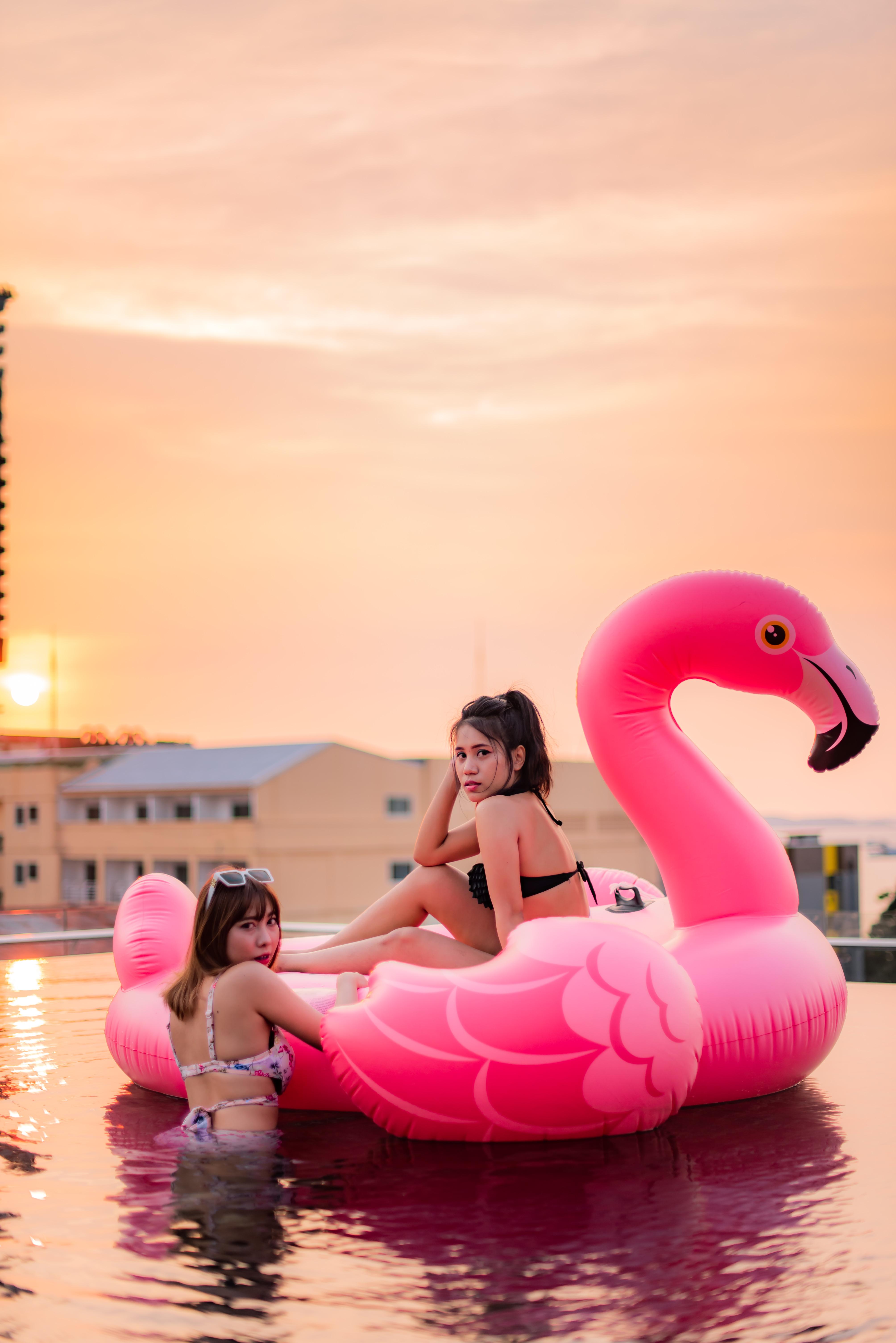 Blackwoods Hotel Pattaya - Sha Extra Plus Exterior photo A flamingo float